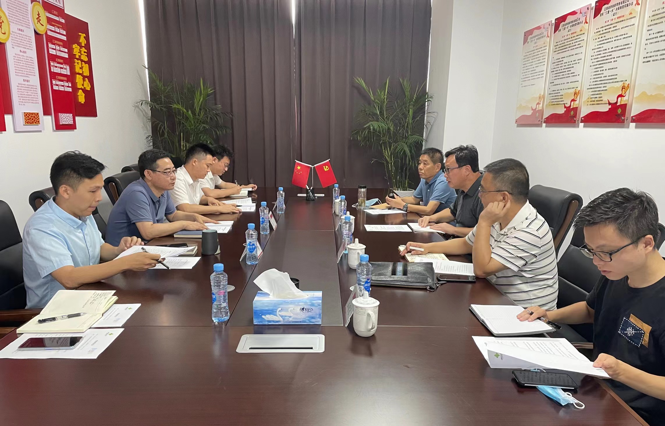 九江市供銷聯(lián)社黨組成員、副主任匡衛(wèi)東 一行蒞臨省供銷新零售公司考察調(diào)研